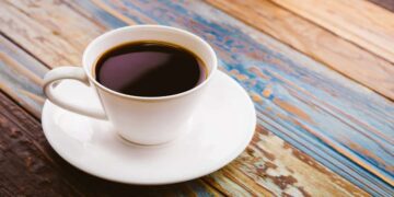 Café preto logo de manhã pode aumentar níveis de ansiedade, segundo especialistas