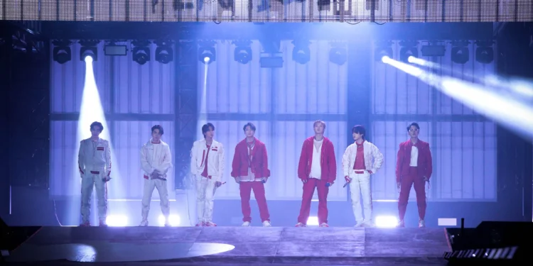 Os reis do K-pop estão de volta: BTS anuncia álbum ao vivo e comeback do grupo
