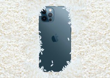 Colocar celular molhado no arroz funciona?