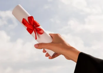 É o fim do diploma em papel: entenda a decisão do MEC