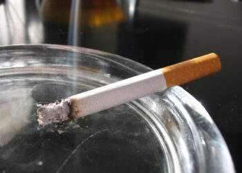 Veja qual problema faz tão mal quando fumar 15 cigarros