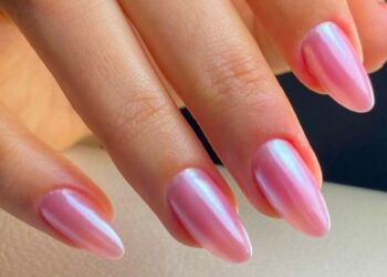 Nova tendência em 2025: o que são as unhas rose water?