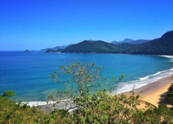Veja 5 melhores praias para relaxar nas férias