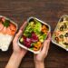 Trabalho presencial: comer marmita ou comer fora?