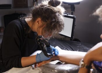 Como fazer tatuagem com segurança e evitar infecções?