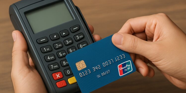 É fim do cartão Visa e Mastercard? Nova bandeira chinesa chega ao Brasil