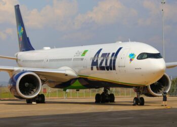 É o fim da Azul? Companhia aérea anuncia fim do serviço NESTAS cidades; veja se a sua está foi CORTADA