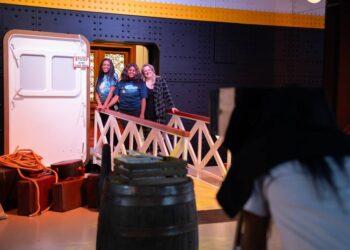 Jack também cabia na porta? Por apenas R$16, você descobre na experiência imersiva do Titanic em São Paulo