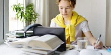 Quer aprimorar seu conhecimento em idiomas? Veja como fazer cursos de graça online