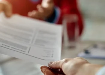 Lista com 5 dicas vai MUDAR o seu currículo e te fazer ser contratado entre mil opções