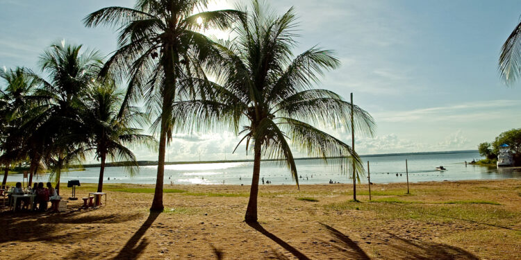 Ilha no interior de São Paulo é o lugar perfeito para praticar esportes aquáticos