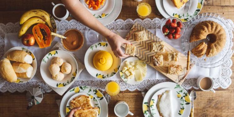 Ciência define o café da manhã ideal para cada IDADE: veja qual é seu!