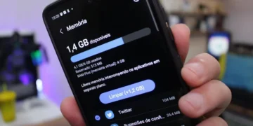 Não aguenta mais a memória cheia do celular? Veja como liberar espaço