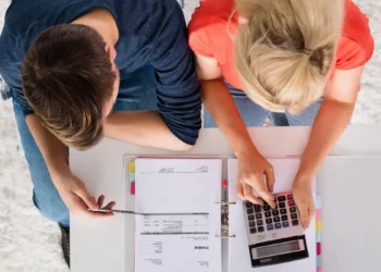 Esse hábito pode mudar a sua vida FINACEIRA para sempre; veja qual é e sinta o alívio imediato no seu bolso