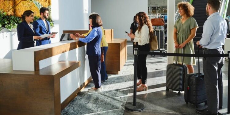 Check-in às 15h e check-out antes das 11h: diárias podem durar menos de 24h? Veja o que diz a lei brasileira