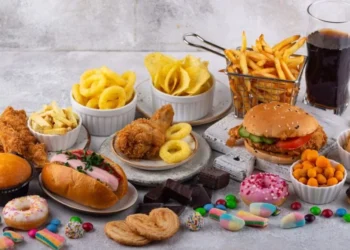 Os ultraprocessados são os vilões da sua alimentação no dia a dia? Veja o que dizem os especialistas