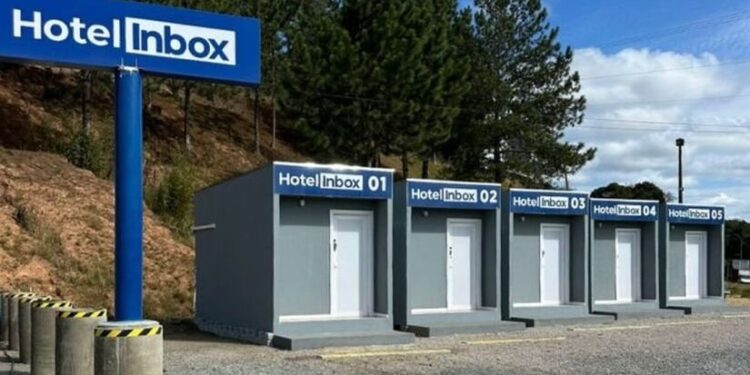 É o fim do hotel com funcionários? Conheça esse hotel onde você faz TUDO, do início ao fim