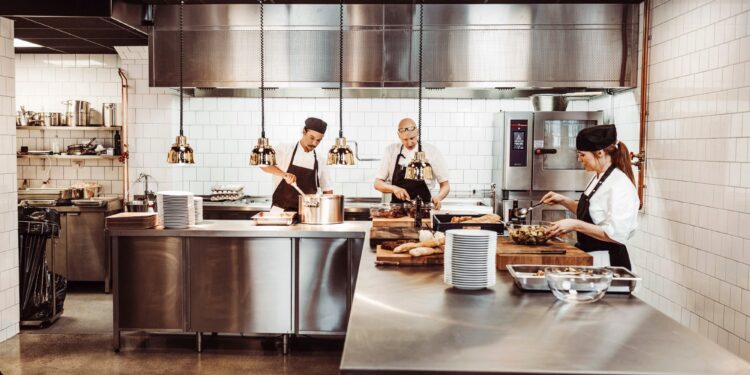 Entenda o que 'Dark Kitchen', novo modelo de negócio e como empreender