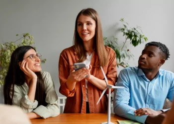 Alerta: você não pode contar essas 6 informações nem para a sua sombra, segundo psicóloga