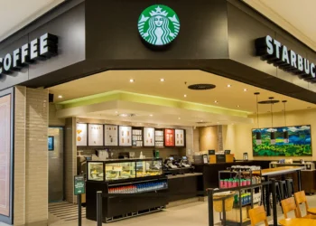 É o fim do Starbucks? Marca anuncia fechamento de lojas a partir de 2026