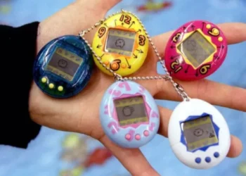 Nem Labubu, nem lafufu: esse brinquedo dos anos 90 ainda é o queridinho da Gen Z