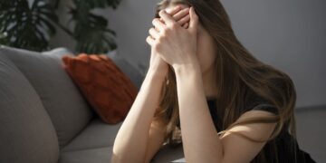 Silêncio nem sempre é ouro e pode significar autodestruição, segundo especialista;