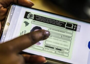 Fique de olho: essa ação no trânsito contra pedestres pode gerar multa de R$130 e pontos na CNH
