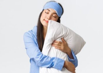 Dormir por 20 minutos após almoço faz bem para saúde? Veja o que diz a ciência