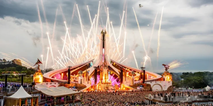 Parque do Tomorrowland no Brasil volta a funcionar no interior de São Paulo
