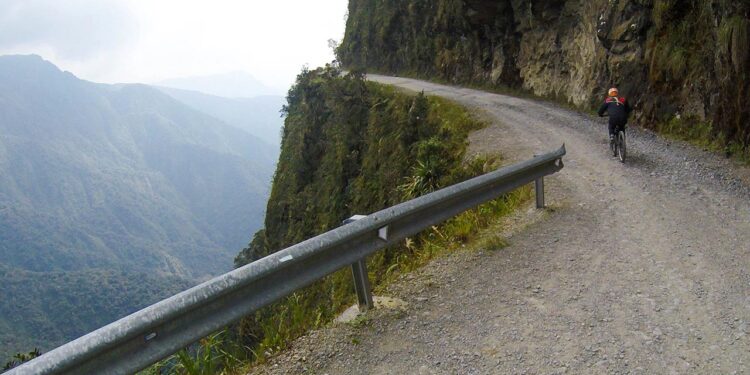 "Estrada da morte" entre Rio de Janeiro e São Paulo será fechada em breve
