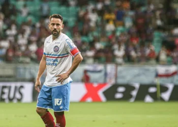 Everton Ribeiro, jogador do Bahia, é diagnosticado com câncer de tireoide: veja os sinais e sintomas