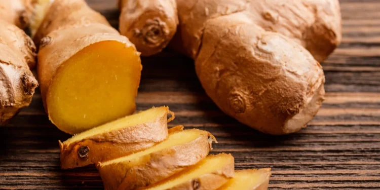 Gengibre ajuda na redução de inflamações na garganta e no estômago