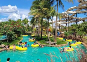 "Orlando" brasileira tem 3 parques gigantes que conquistam adultos e crianças