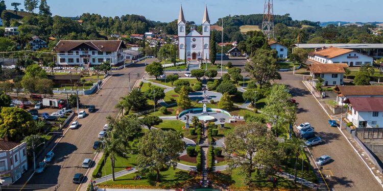 Sonhando em sair do país? Essa cidade te oferece clima da Europa no Brasil