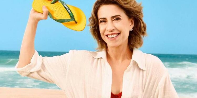 Apesar do boicote da direita, lojas da Havaianas lotam desde comercial "polêmico" com Fernanda Torres