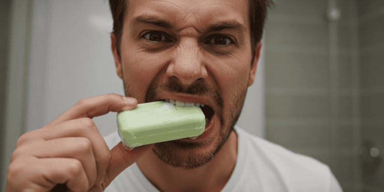 Síndrome de Pica: o que é, como identificar e como amenizar os efeitos